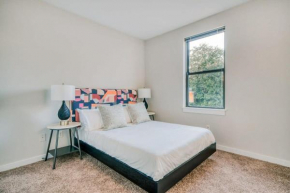 CozySuites MusicRow Classy 1BR w free parking 24